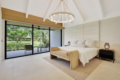 Welcome to an extraordinary residence that seamlessly blends - photo 20