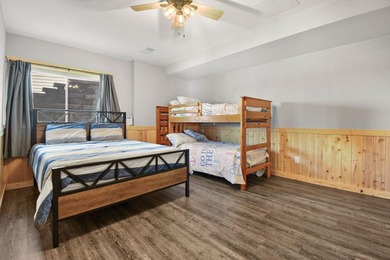 Custom built lake home on Island Lake! Featuring 5 bedrooms, 3 - photo 23