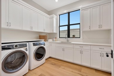 GRAND NEW! This beautiful estate has it all. Features an amazing - photo 24