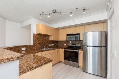 Lake Condo For Sale in Boynton Beach, Florida