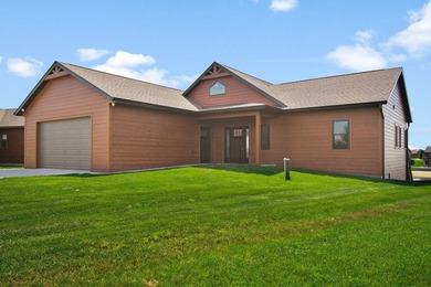 Custom built lake home on Island Lake! Featuring 5 bedrooms, 3 - photo 31