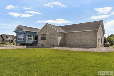 Designed for both sophisticated entertaining and comfortable - photo 34