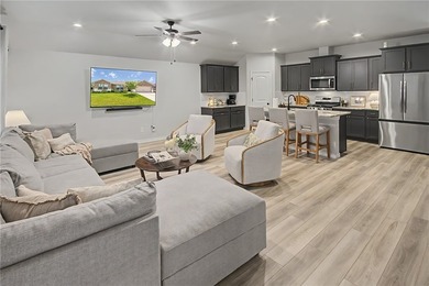 Welcome to this beautifully maintained one-story home in the - photo 8