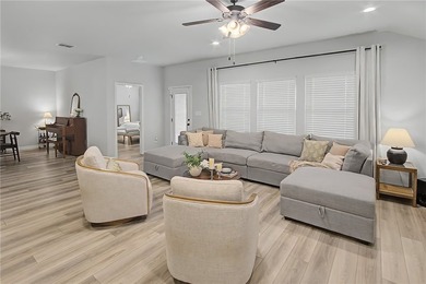 Welcome to this beautifully maintained one-story home in the - photo 9