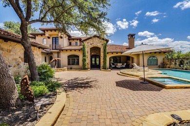 Experience relaxed resort style living on this meticulously - photo 3