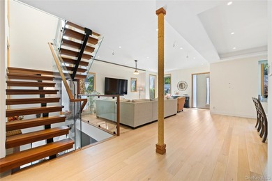 Beautiful modern construction located just moments from Kings - photo 3