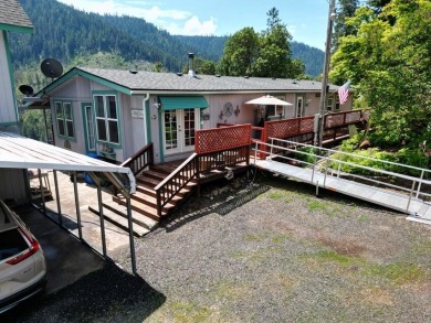 Lost Creek Lake Home For Sale in Prospect Oregon