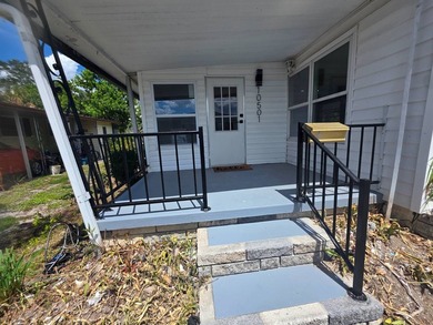 Welcome home to this beautifully updated 2 bedroom, 2 bathroom - photo 4