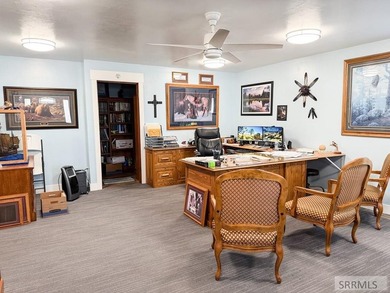 Exceptional commercial opportunity at 890 Oxford Drive in Idaho - photo 12