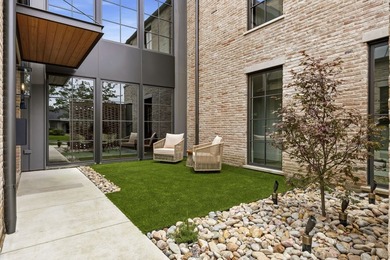 Architecturally striking new construction in the heart of - photo 3