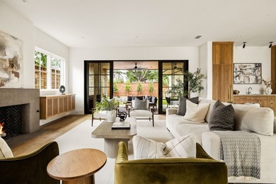 Architecturally striking new construction in the heart of - photo 8