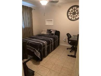 Welcome to this charming 3-bedroom, 2-bath home, built in 1973 - photo 5