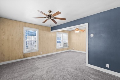 Check out this spacious 3 bedroom, 2 bathroom home offering a - photo 4