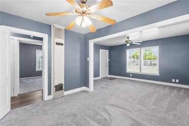 Check out this spacious 3 bedroom, 2 bathroom home offering a - photo 7