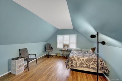 Welcome to this beautifully maintained 3 bedroom, 1.5 bath home - photo 12