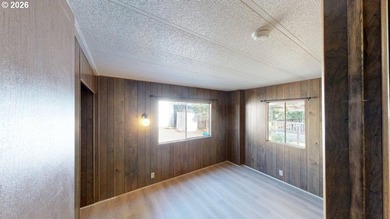1976 Hillcrest manufactured home with solid bones and serious - photo 17