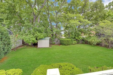 Welcome to this beautifully maintained 3 bedroom, 1.5 bath home - photo 21