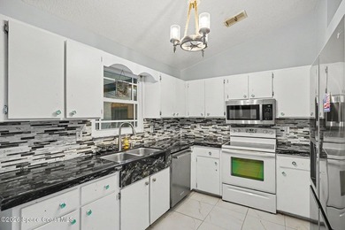 PRICE IMPROVEMENT! Welcome home to this well maintained - photo 6
