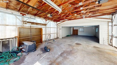 1976 Hillcrest manufactured home with solid bones and serious - photo 29