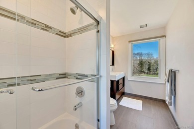 Spacious Open Plan Home with So Much to Offer near Several Great - photo 16
