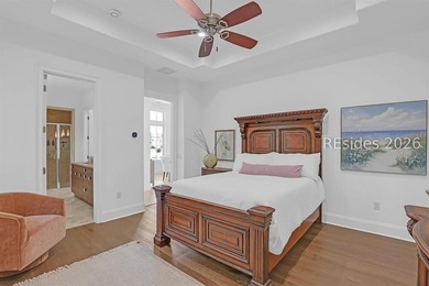 Custom, custom, custom... an extraordinary residence where every - photo 42