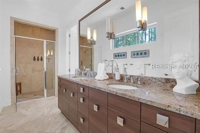 Custom, custom, custom... an extraordinary residence where every - photo 43