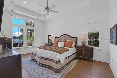 Custom, custom, custom... an extraordinary residence where every - photo 44