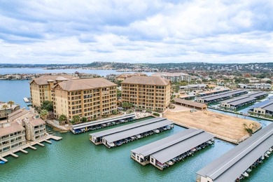 Discover the ultimate retreat in this updated Penthouse-level - photo 2