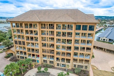 Discover the ultimate retreat in this updated Penthouse-level - photo 4
