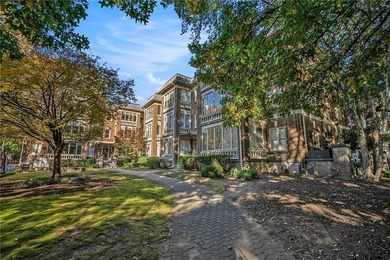 Lake Clara Meer Condo For Sale in Atlanta Georgia