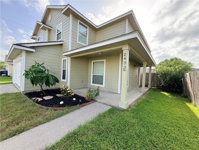 Move-in ready 4-bedroom, 2.5-bath home in a desirable - photo 2
