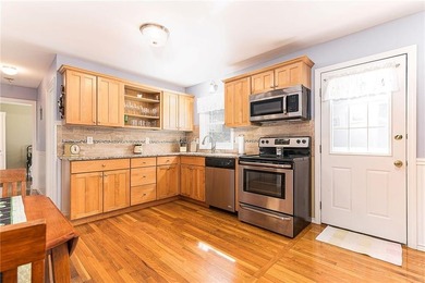 A perfect opportunity to own an immaculately kept 4 bedroom, 2 - photo 12