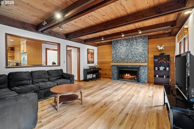 Beautifully sited with striking natural wood accents in quiet - photo 13