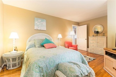 A perfect opportunity to own an immaculately kept 4 bedroom, 2 - photo 19