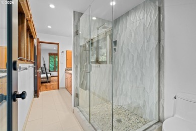 Beautifully sited with striking natural wood accents in quiet - photo 22