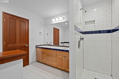 Beautifully sited with striking natural wood accents in quiet - photo 25
