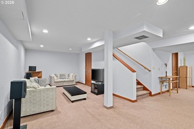 Beautifully sited with striking natural wood accents in quiet - photo 27