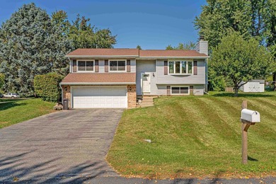 Step inside this beautiful McFarland home that blends comfort - photo 27