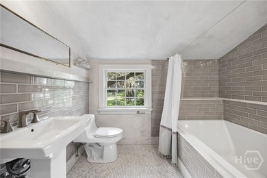 Some properties have a yard. This one has an ESTATE. Tucked on 2 - photo 31