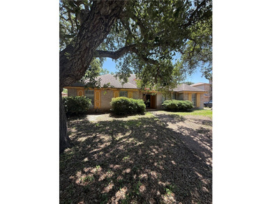 Packed with charm and endless potential, this adorable 3-bedroom - photo 1