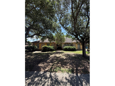 Packed with charm and endless potential, this adorable 3-bedroom - photo 2