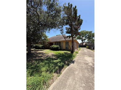Packed with charm and endless potential, this adorable 3-bedroom - photo 3