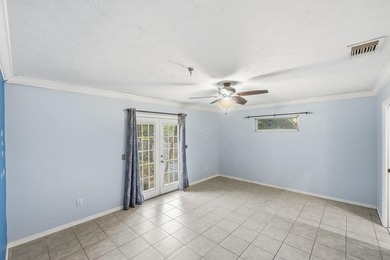 This is a unapproved short sale. Submit your offer for this - photo 15