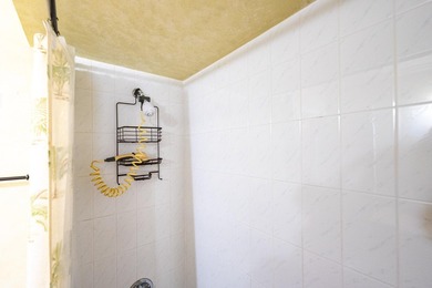 This is a unapproved short sale. Submit your offer for this - photo 27
