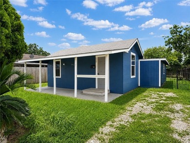 This charming 3-bedroom, 1-bath home offers 1,080 square feet of - photo 1