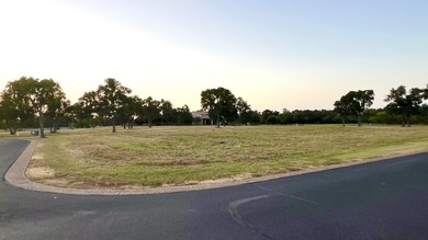 Looking for a rare, nearly one-acre estate-sized lot in - photo 1