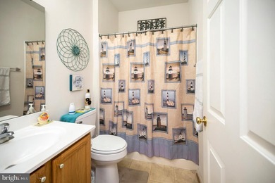 Beautiful 4-bed, 3.5-bath rambler in Hopyard Farm with a - photo 23