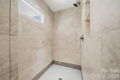 Welcome to your lakefront retreat in Harbor Ridge, where - photo 31