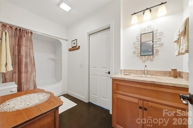 Welcome to your lakefront retreat in Harbor Ridge, where - photo 43