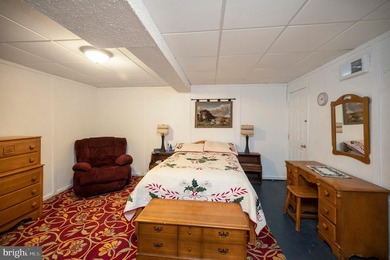 Beautiful 4-bed, 3.5-bath rambler in Hopyard Farm with a - photo 46